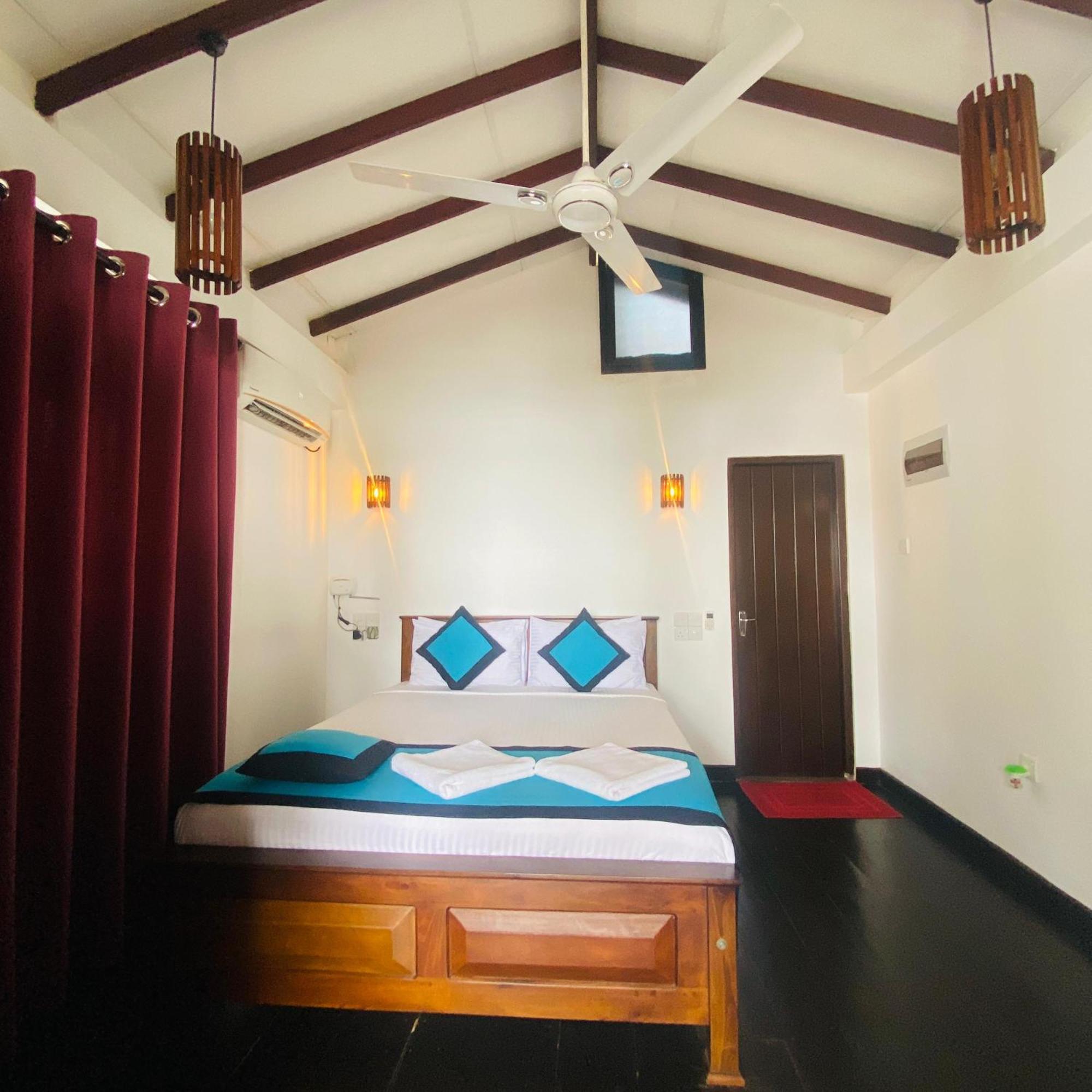 Shima Guni Beach Club Hotel 마타라 객실 사진